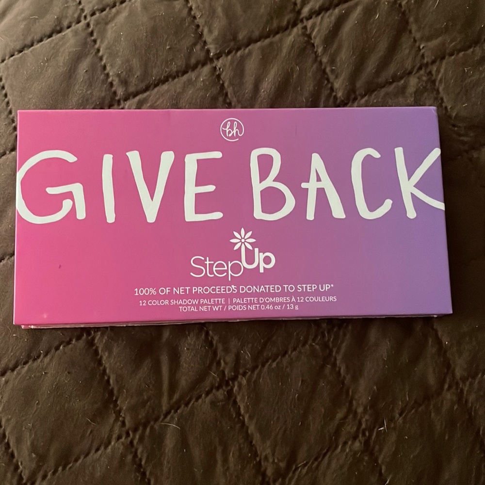 BNIB Giveback Stepup eyeshadow palette